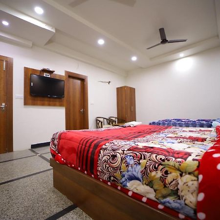 Hotel Royal Phoenix Агра Екстер'єр фото