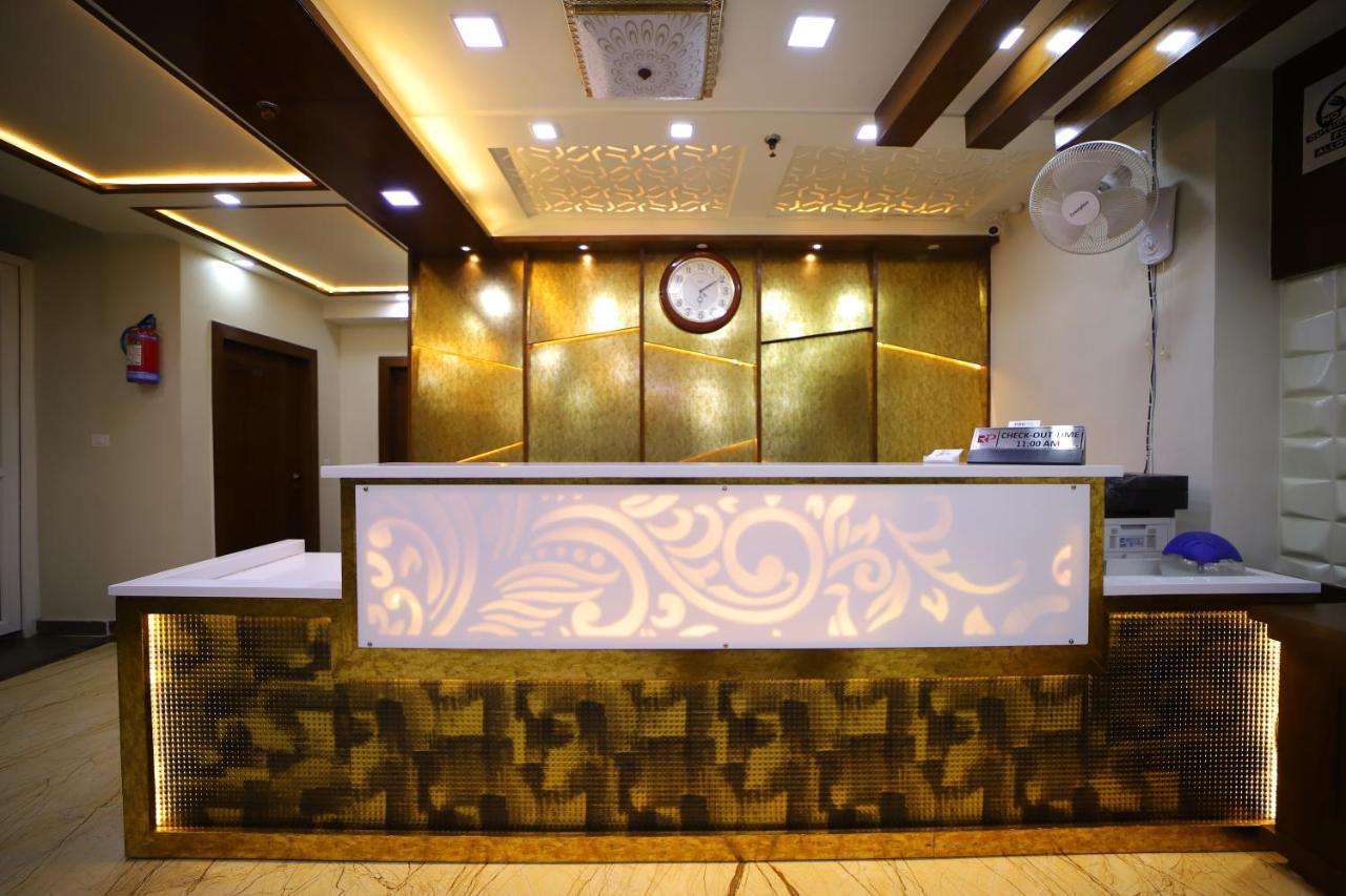 Hotel Royal Phoenix Агра Екстер'єр фото