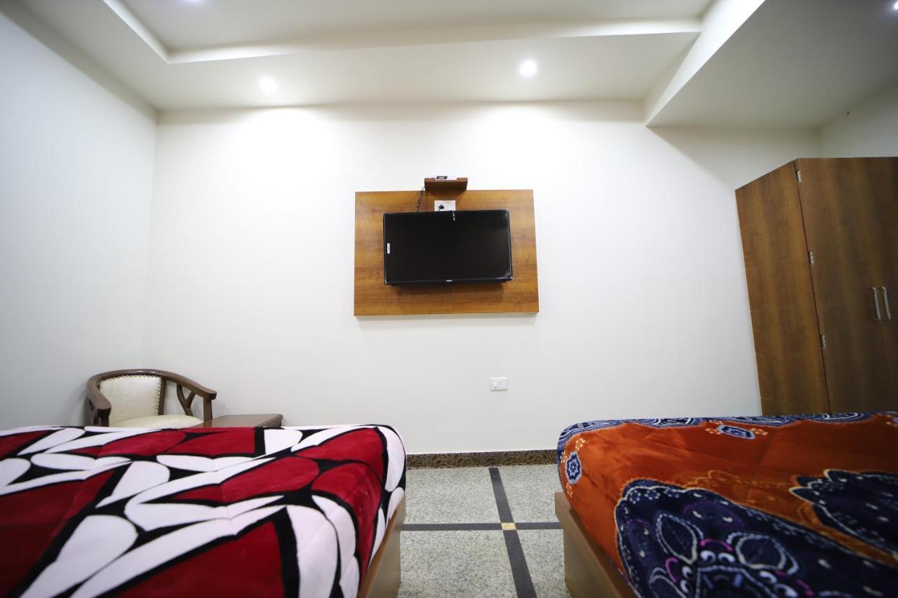 Hotel Royal Phoenix Агра Екстер'єр фото