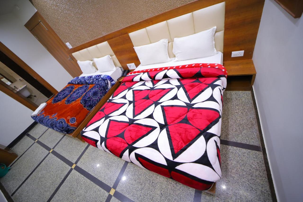Hotel Royal Phoenix Агра Екстер'єр фото