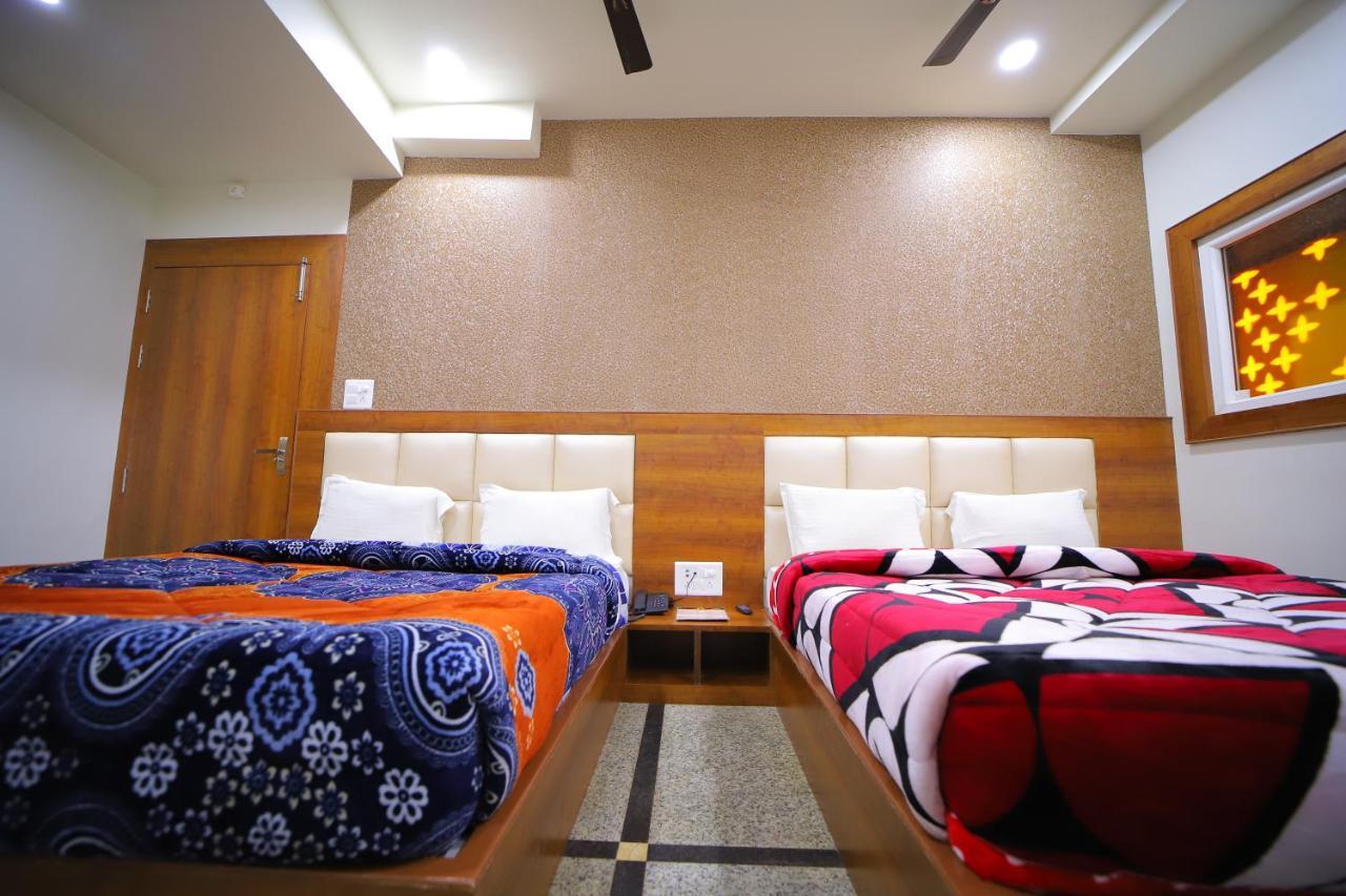 Hotel Royal Phoenix Агра Екстер'єр фото
