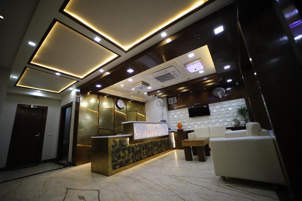 Hotel Royal Phoenix Агра Екстер'єр фото