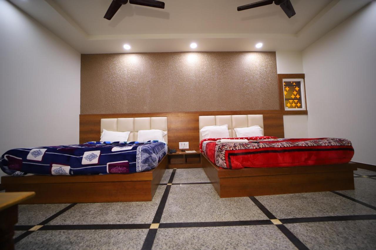 Hotel Royal Phoenix Агра Екстер'єр фото