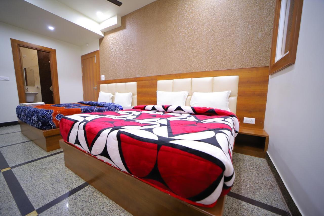 Hotel Royal Phoenix Агра Екстер'єр фото