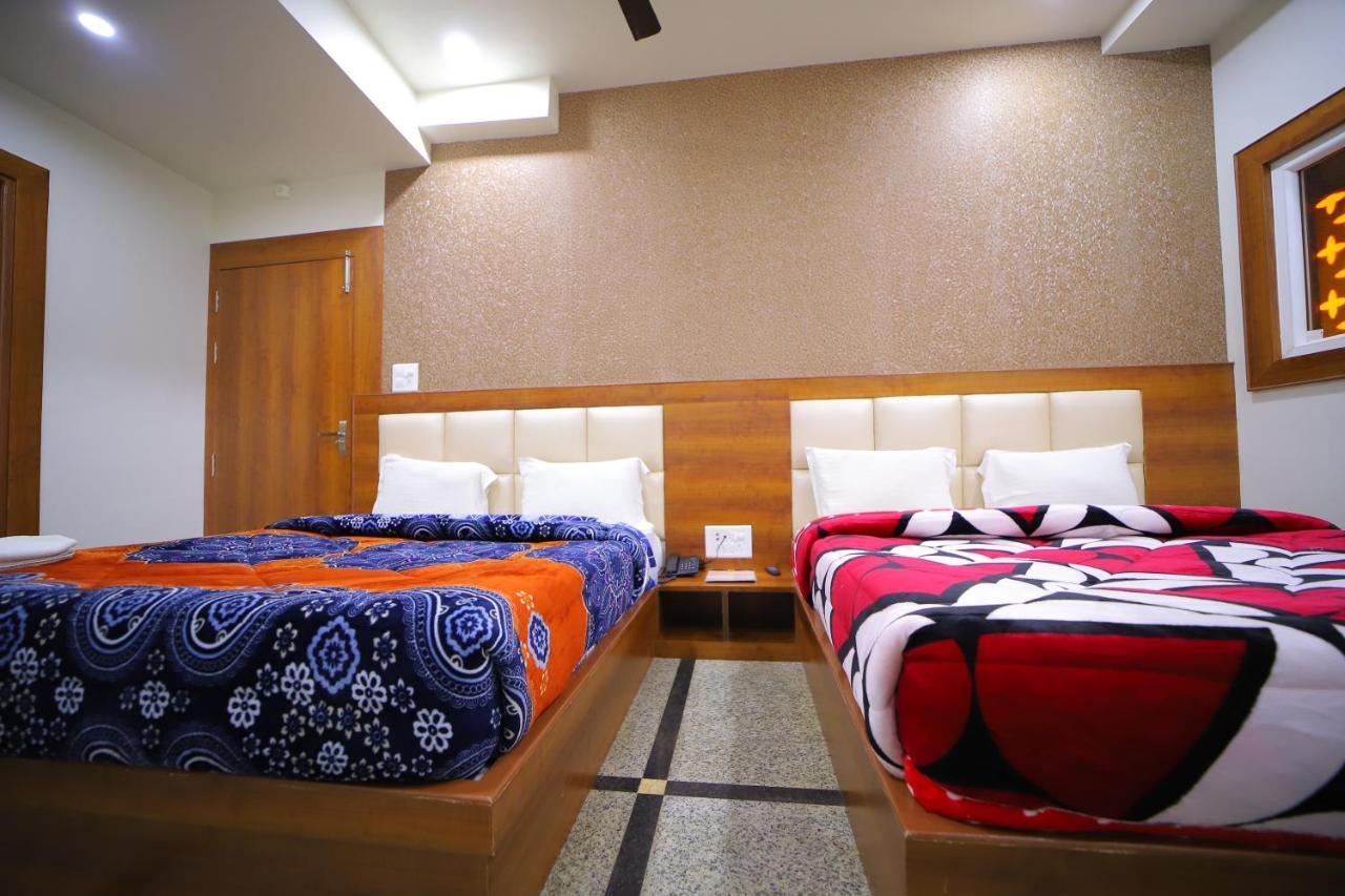 Hotel Royal Phoenix Агра Екстер'єр фото