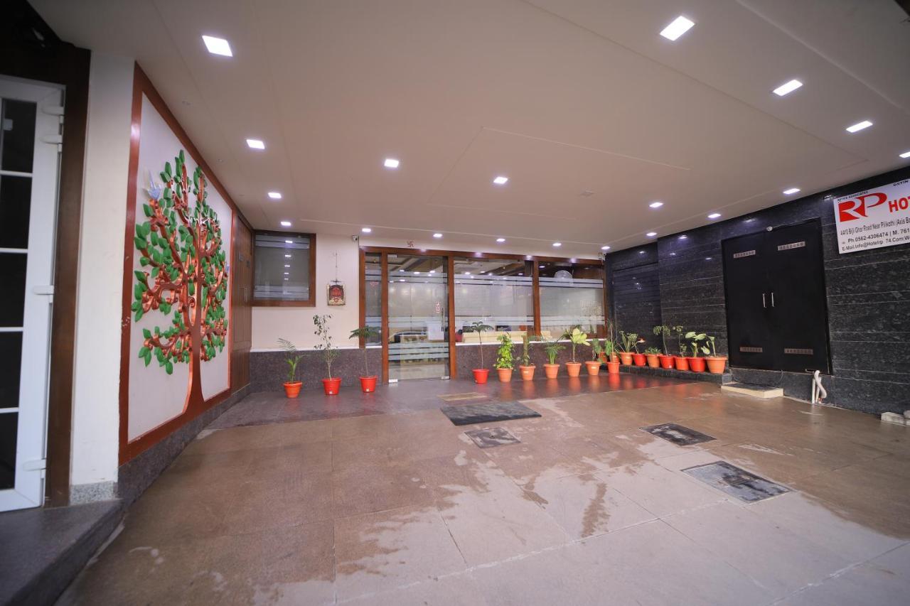 Hotel Royal Phoenix Агра Екстер'єр фото