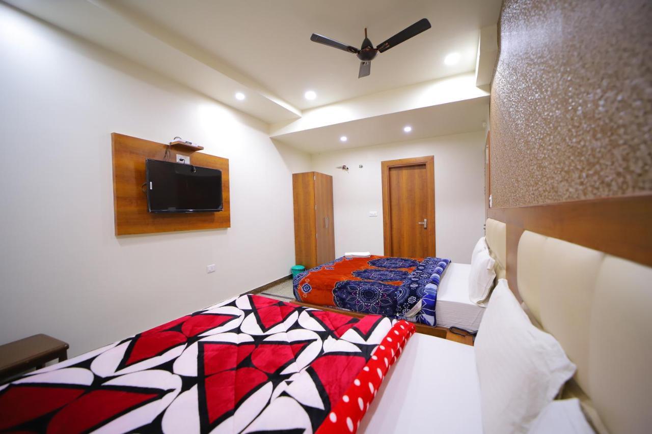 Hotel Royal Phoenix Агра Екстер'єр фото