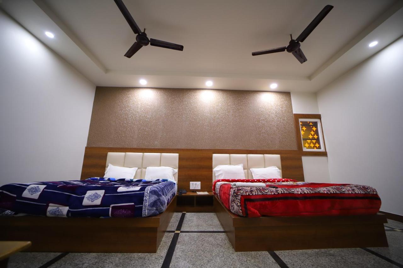 Hotel Royal Phoenix Агра Екстер'єр фото