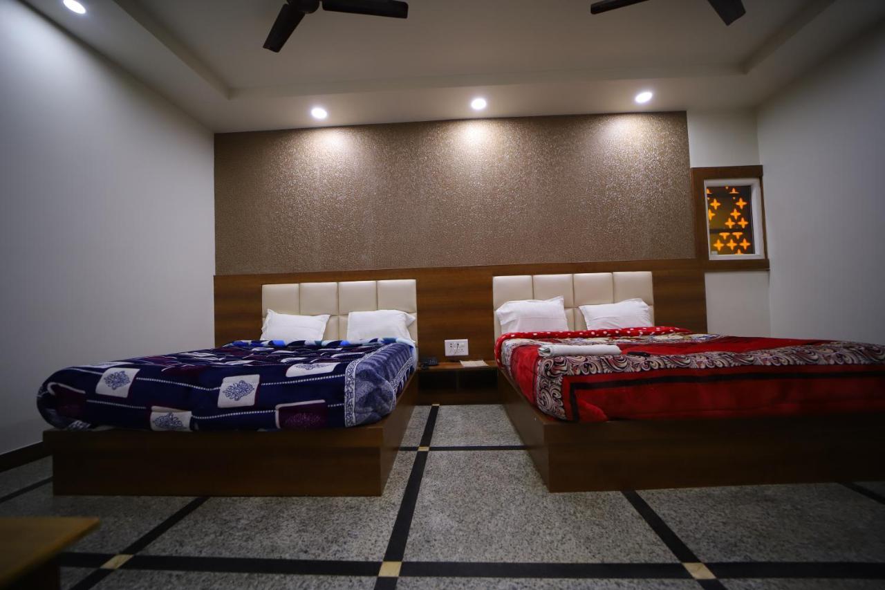 Hotel Royal Phoenix Агра Екстер'єр фото