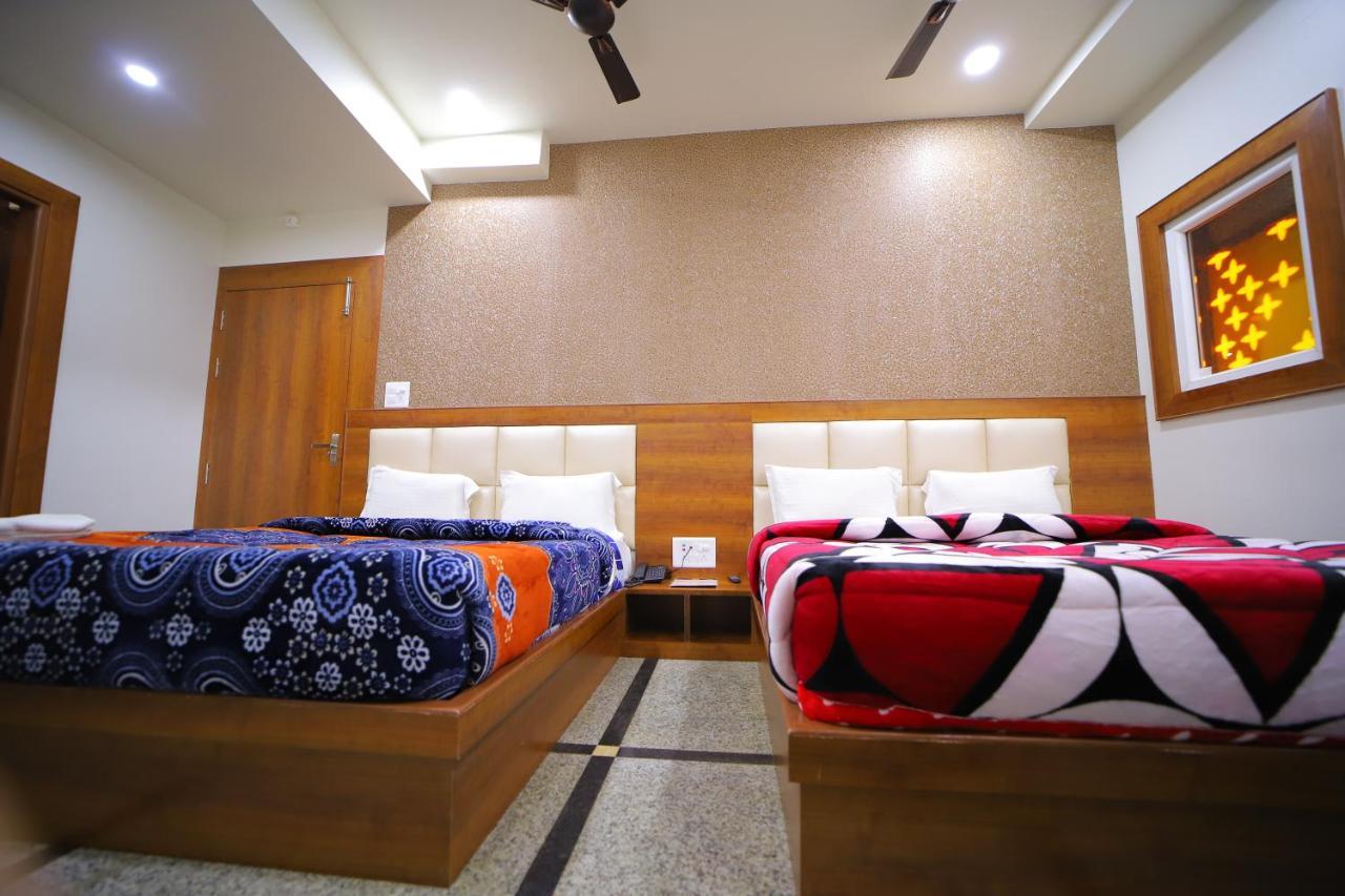 Hotel Royal Phoenix Агра Екстер'єр фото