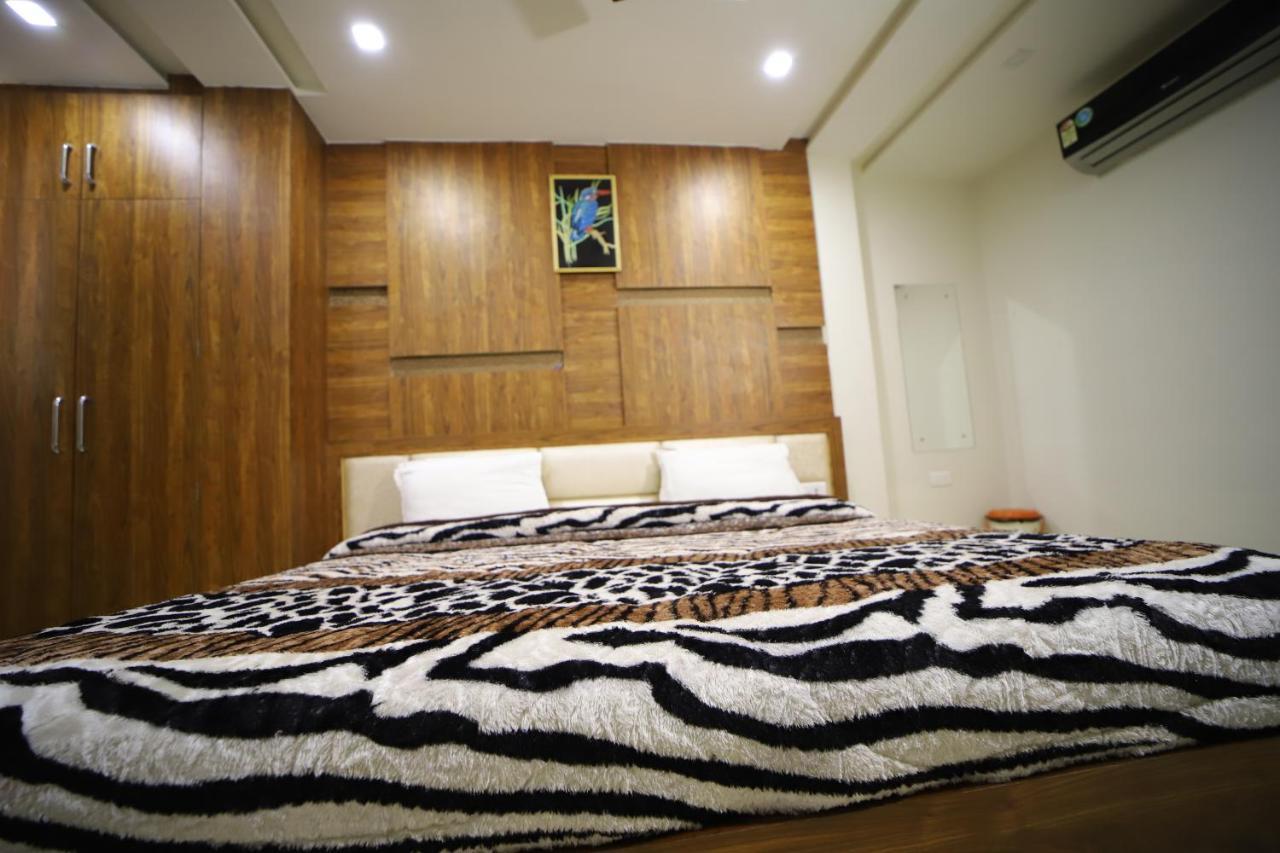 Hotel Royal Phoenix Агра Екстер'єр фото