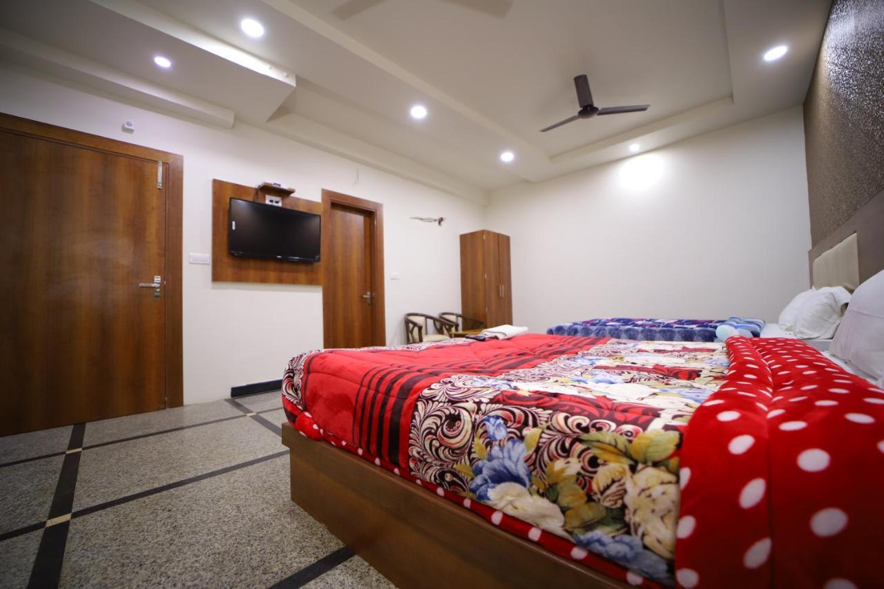 Hotel Royal Phoenix Агра Екстер'єр фото